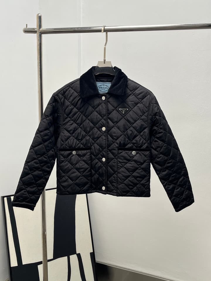 Burberry Square Collar Quilted Short Down Jacket – 25FW