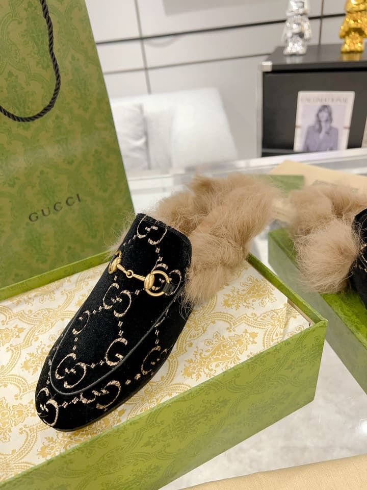 Gucci Toscana Sheepskin Loafers in Black Patent Embossed With Tan Shearling