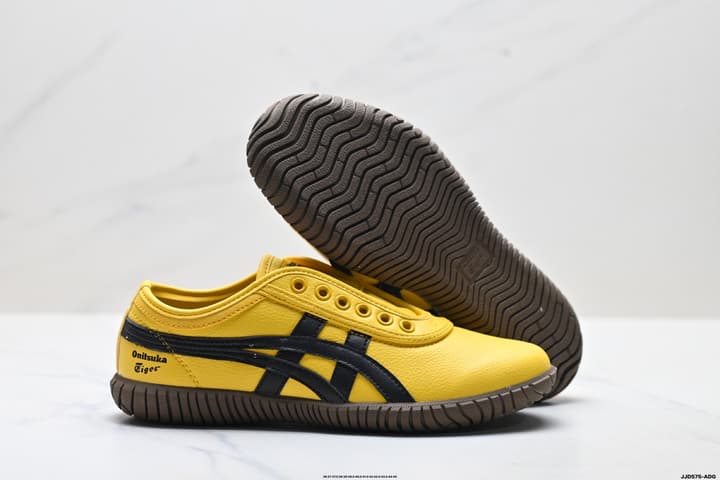 Onitsuka Tiger TSUNAHIKI Slip-On Casual Sneakers in Cream With Navy Stripes