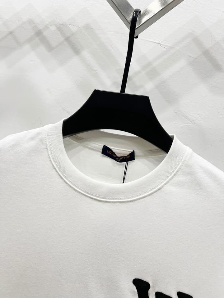 Louis Vuitton Monogram Logo Patch T-Shirt – 25SS in Black