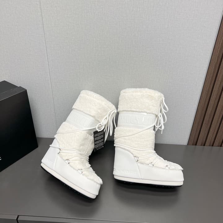 Moon Boot Fluffy Y2K Snow Boots – 2024FW in Black