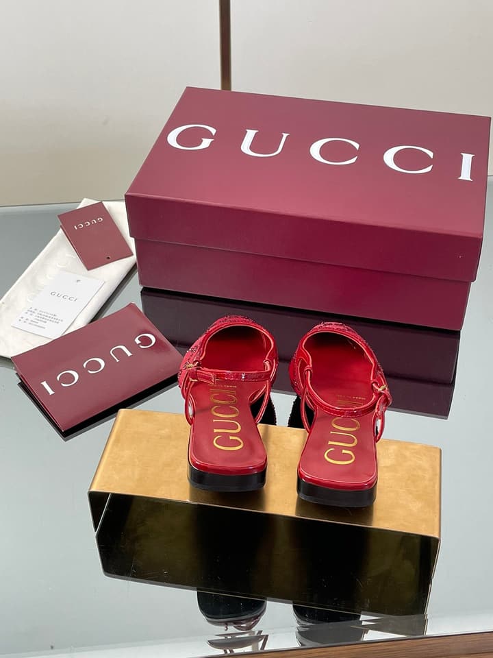 Gucci Cosmogonie GG Crystal Slingback Sandals – 2025 Early Autumn Collection in Black Crystal Gg