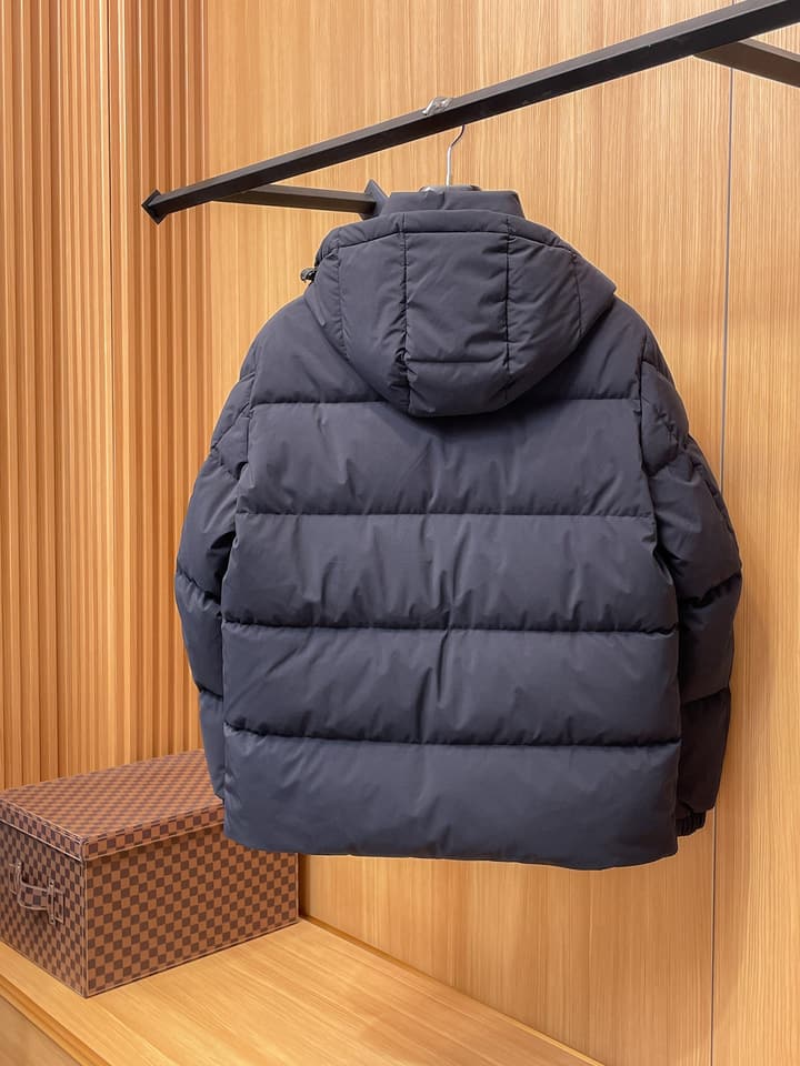 Moncler Designer Structural Down Jacket – 2025 Latest Model in Light Taupe Down Jacket