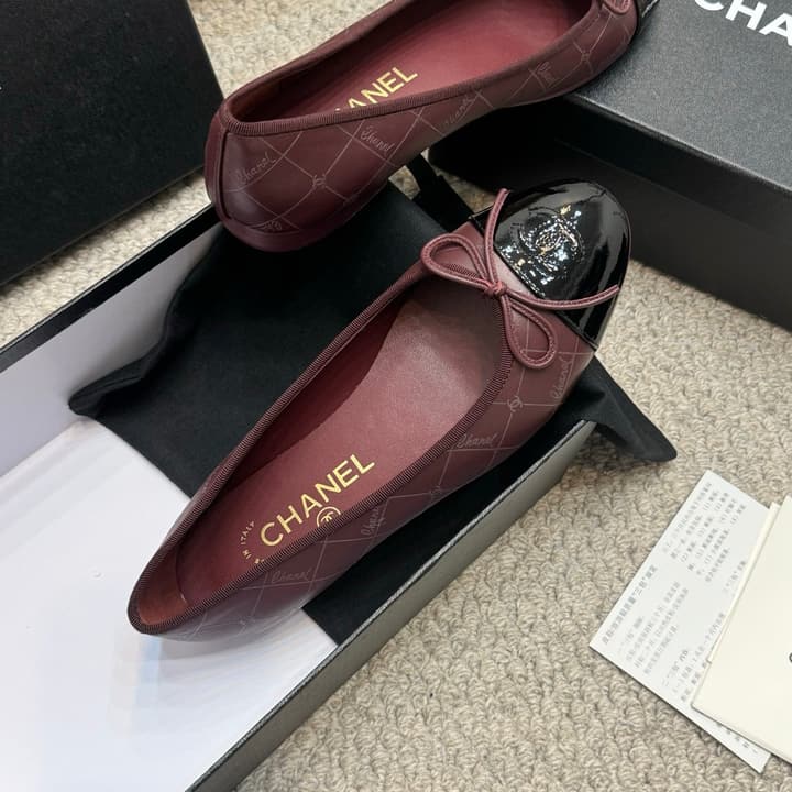 Chanel Classic Round-Toe Ballet Flats – Spring/Summer Collection – 25SS in Burgundy
