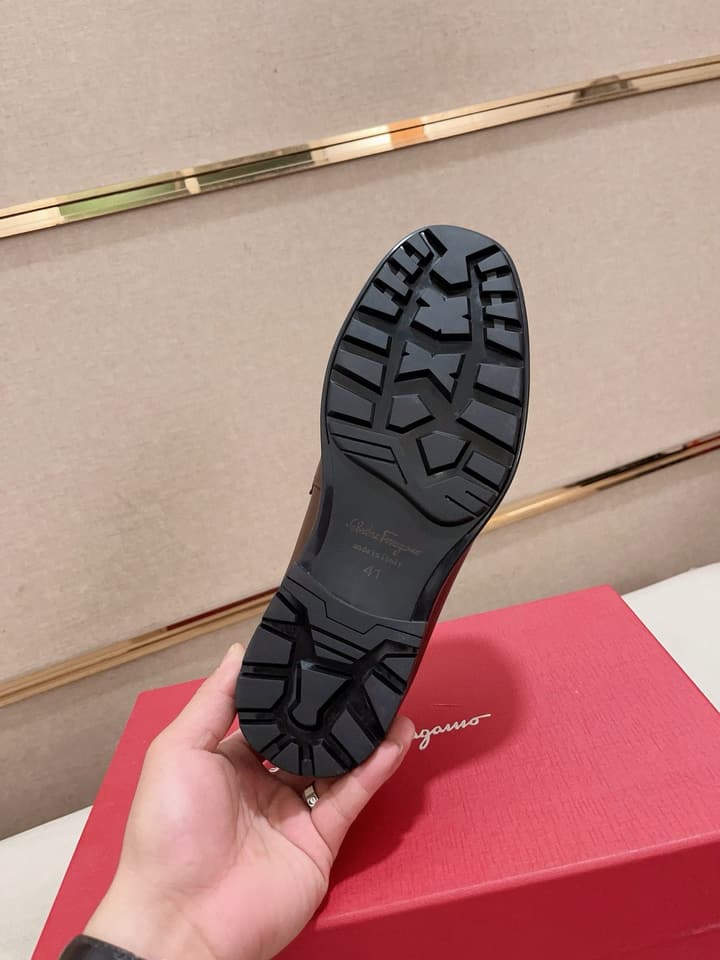 Ferragamo Driving Shoes in Shiny Black Leather