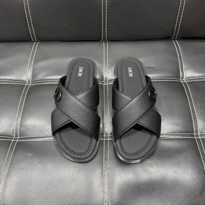 Dior Men's Pebbled Leather and Suede Slides – Spring/Summer Collection 2025 in Black Pebbled Leather Cross Strap