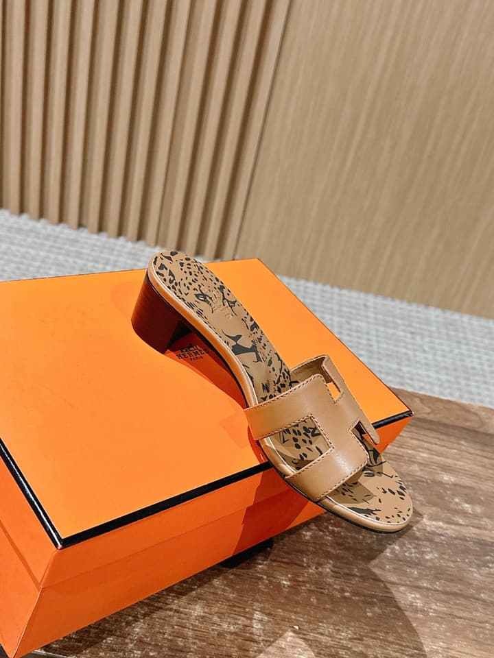 Hermès Classic H-Logo Chunky Heel Sandals in Black Leather