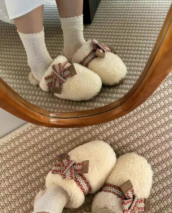 UGG Autumn/Winter Wool Slippers in Creamy White