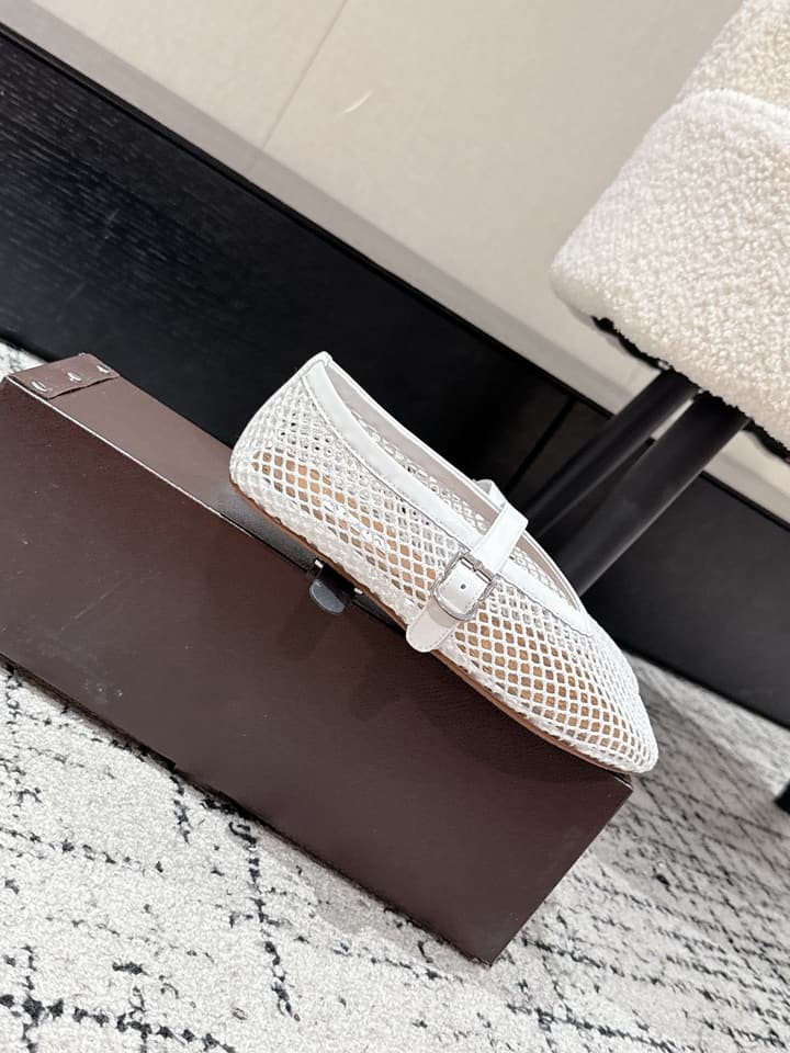 Alaïa Flat Mesh Ballet Flats – 25SS in Golden Beige Mesh