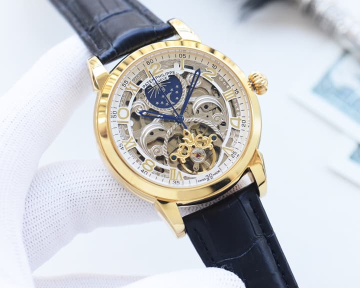 Patek Philippe Men's Automatic Watch in Gold
