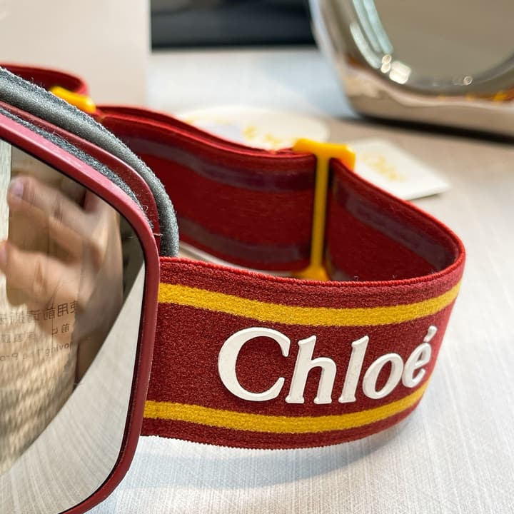 Chloé Ski Goggles in Beige Frame Red Logo Strap