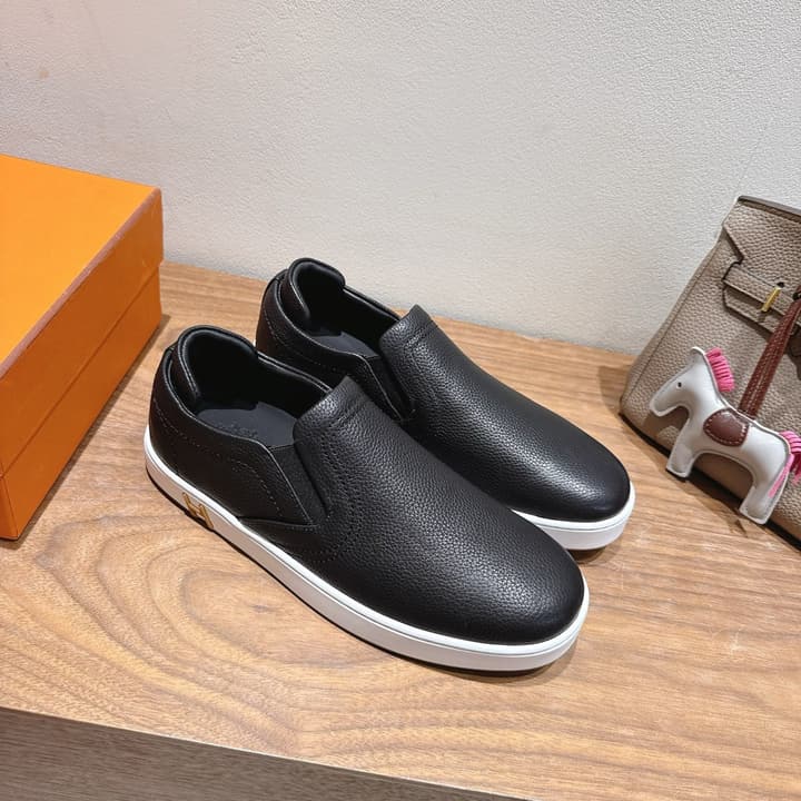Hermès Classic Lightweight Couple's Slides – SS25 in Black Leather