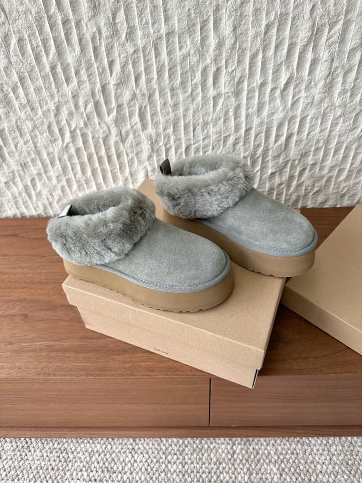 UGG Sheepskin Fur-Lined Slippers – Autumn/Winter Collection in Tall Light Pink With Cream Fur