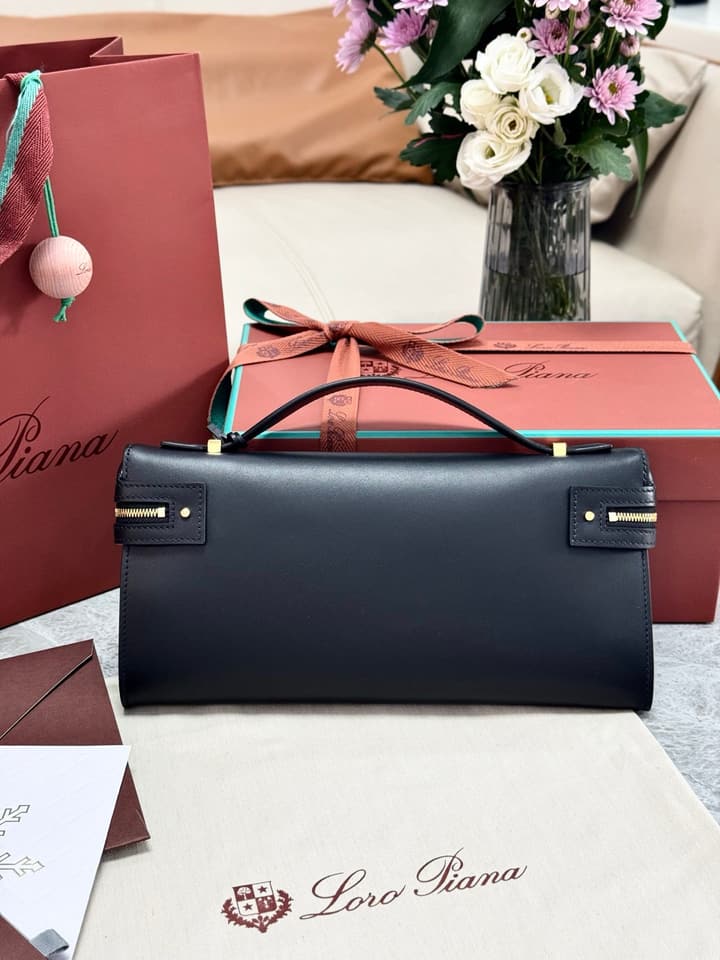 Loro Piana Extra Clutch L29 in Black Leather