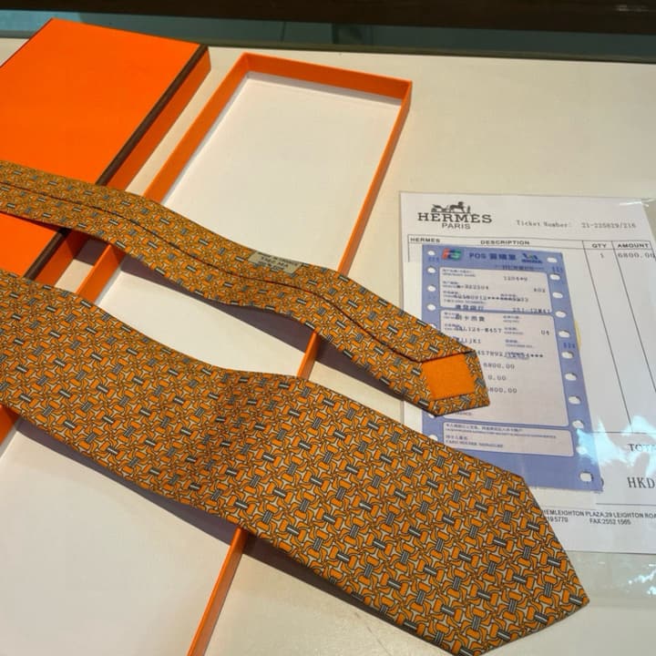Hermès Men's Horsebit Print Silk Tie
