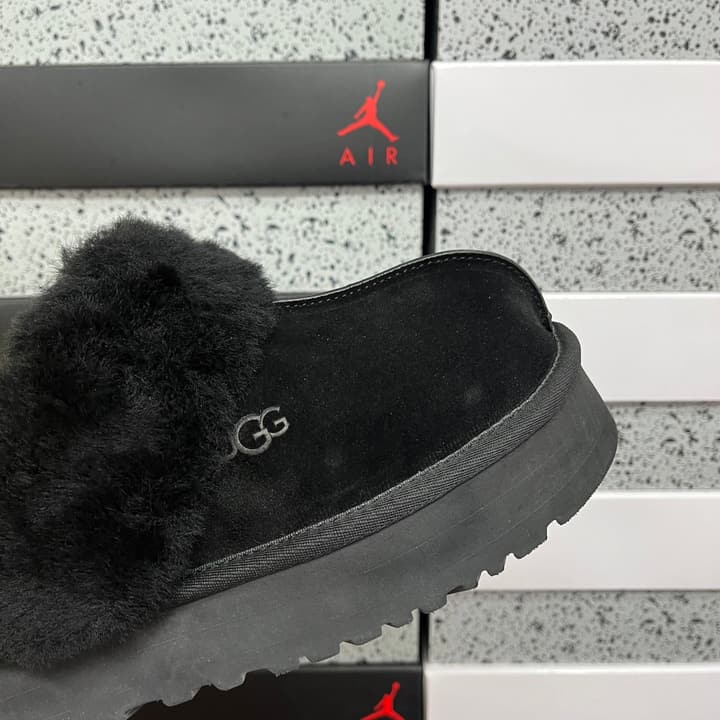 UGG Thick-Soled Low-Cut Fur Snow Boots in Olive Suede Patterned Trim