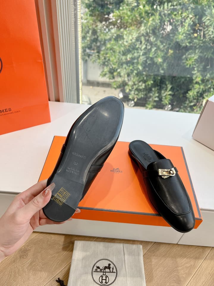 Hermès Calfskin Mules – 25SS/FW Collection in Black Embossed Leather With Silver Hardware