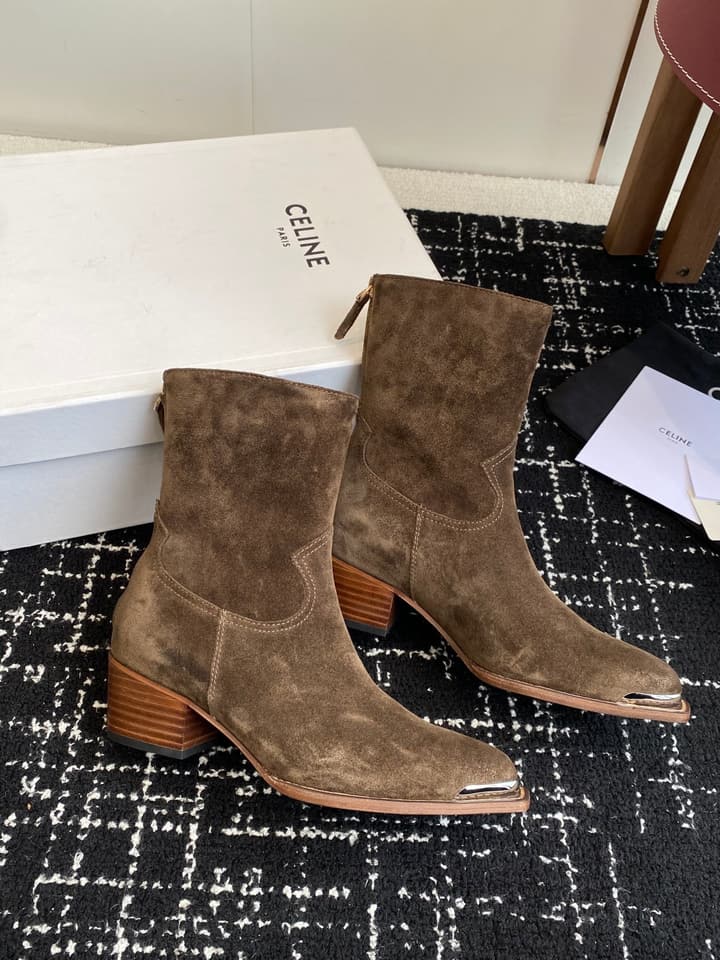 Celine Retro Chunky Chelsea Ankle Boots – 25SS in Classic Brown Suede
