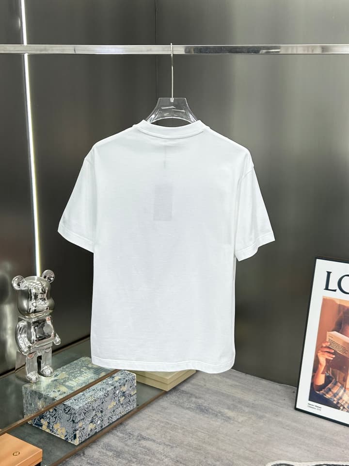 Fendi Logo and Graphic Cotton T-Shirt – 2026SS in Black Dog Graphic