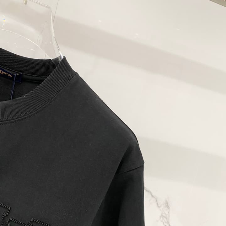 Louis Vuitton Clover Logo Embroidered Cotton T-Shirt in Black