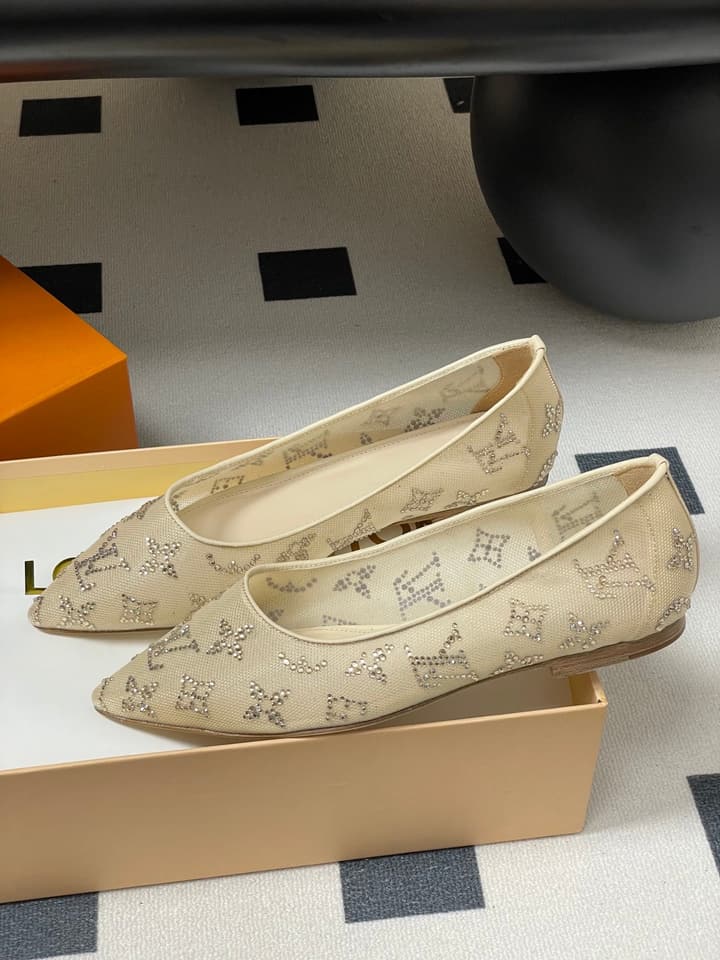 Louis Vuitton Mesh Crystal Pointed-Toe Flats – 25SS Summer Collection in Black Patterned