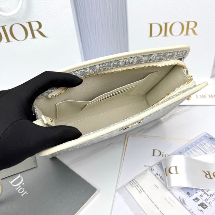 Dior 30 Montaigne Oblique Jacquard Clutch Bag in Beige Oblique