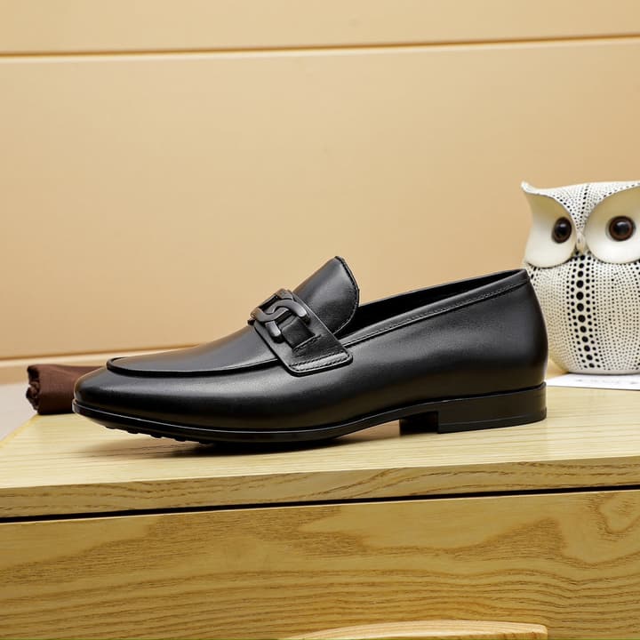 Tod's Classic Men's Driving Shoes in Polished Black