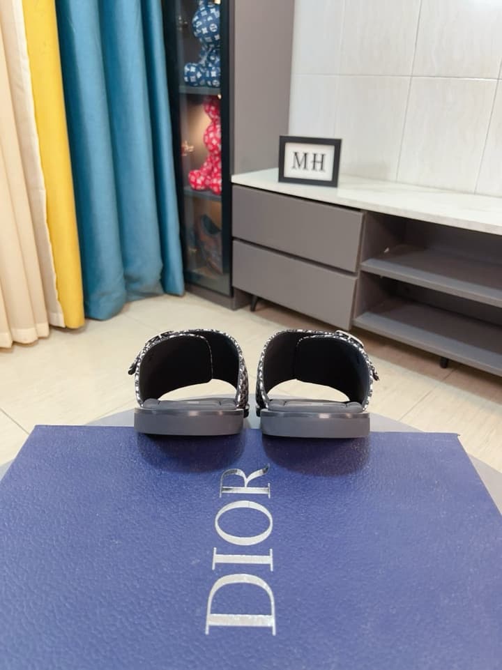Dior Aqua Suede Sandals – Spring/Summer Collection in Beige Oblique