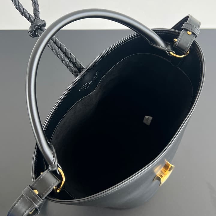 Bottega Veneta Liberta Bucket Bag – 25SS in Black