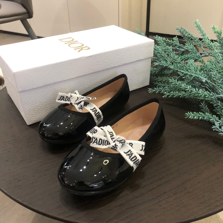Whimsical Wonders Butterfly Ballet Flats – Kids Collection in Black Patent With Patterned Bow