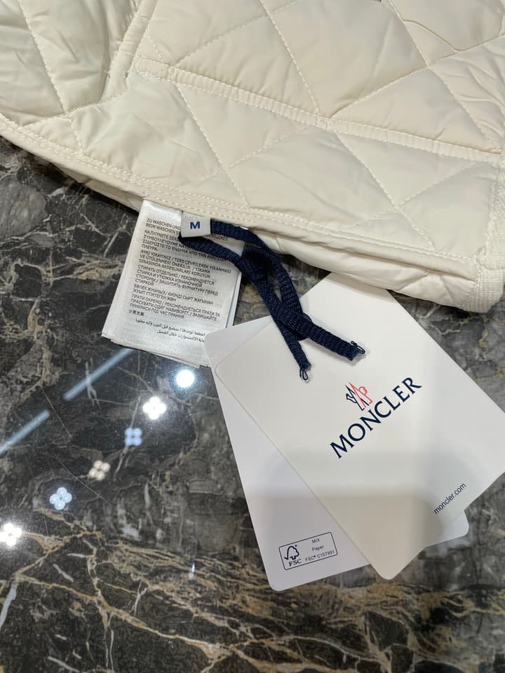 Moncler Quilted Padded Jacket – 2025 Collection in Black Quilted