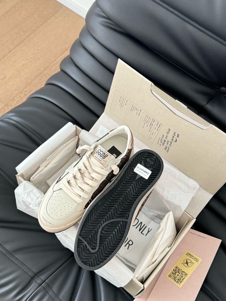 Golden Goose Distressed Graffiti Sneakers – 2024 Collection in Burgundy And White