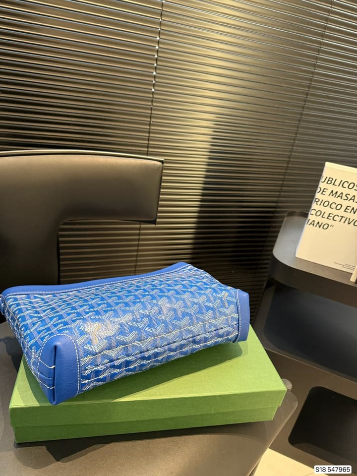 Goyard Unisex Clutch Bag in Black