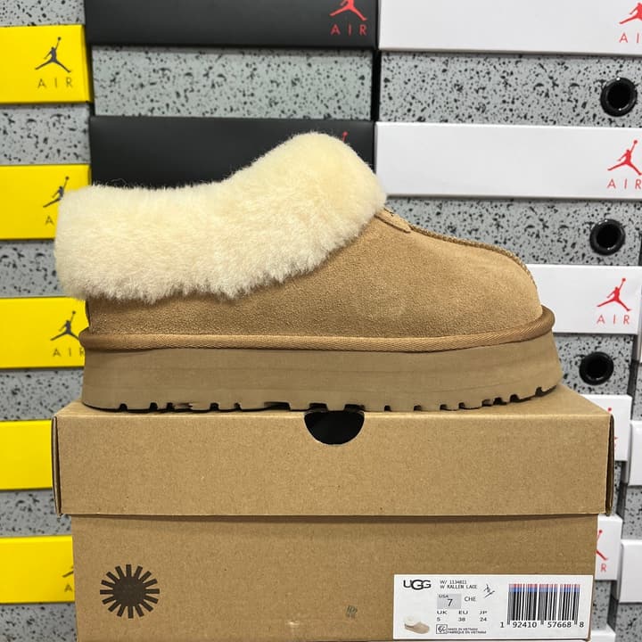 UGG Thick-Soled Low-Cut Fur Snow Boots in Olive Suede Patterned Trim