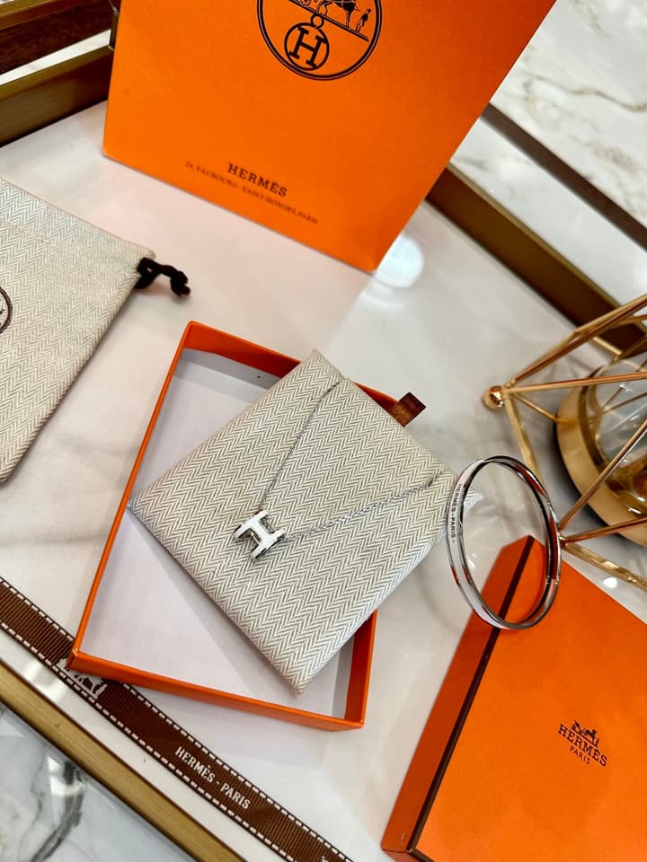 Hermès Oval Enamel 18K Gold Jewelry Set
