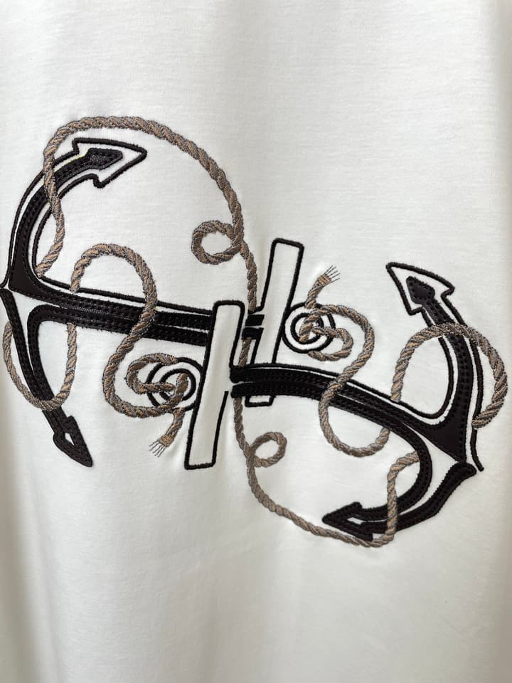 Hermès Men's Casual Short-Sleeve T-Shirt in Black Abstract Crew Neck