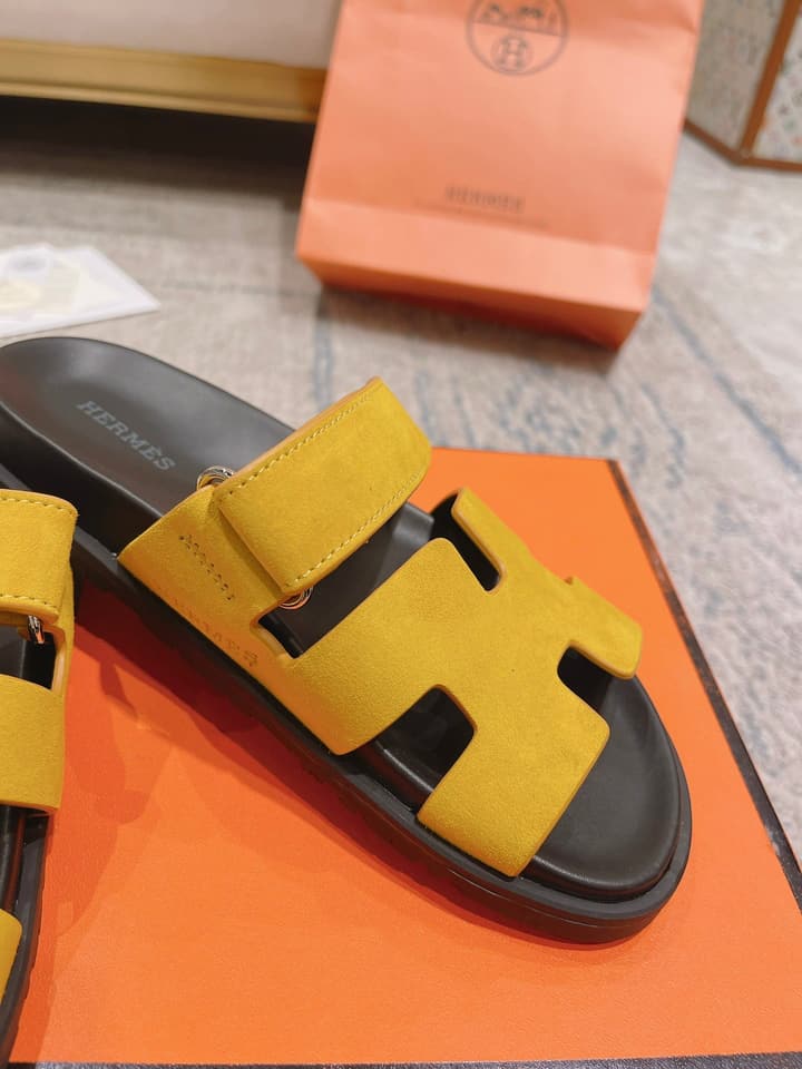Hermès Chypre Calfskin Slides – 2023SS in Denim Blue
