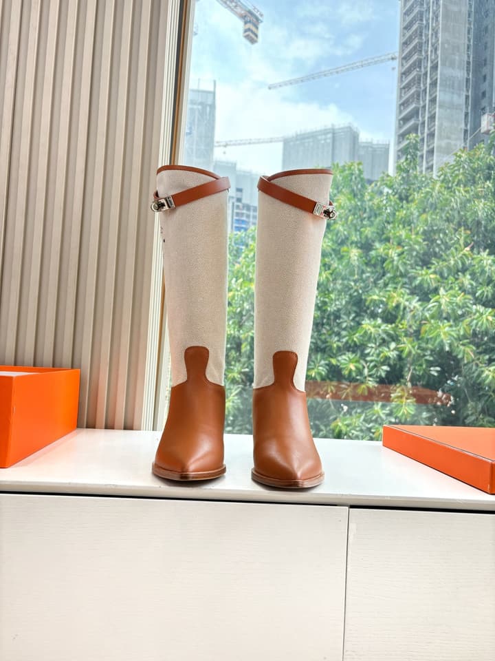 Hermès Classic Knee-High Boots – 2025FW in Assorted Buckle Riding Boots Display