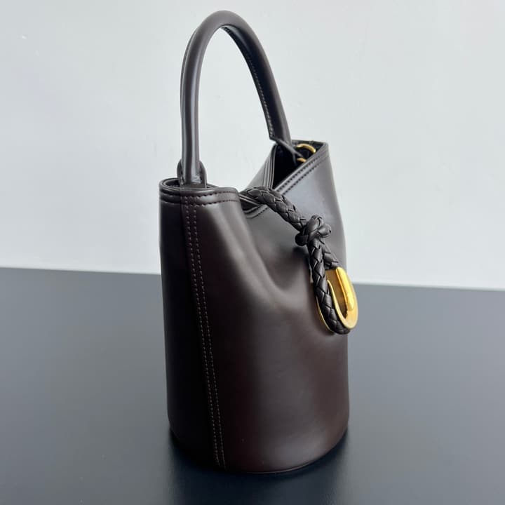 Bottega Veneta Liberta Bucket Bag – 25SS in Black