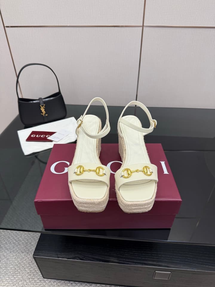 Gucci Horsebit Platform Sandals – 2025 Summer Collection in Black