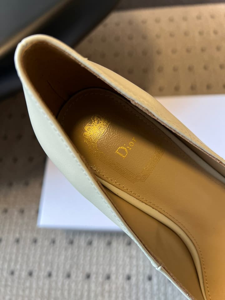 Dior Vintage Pointed-Toe Stiletto Pumps – 26SS in Cream Leather