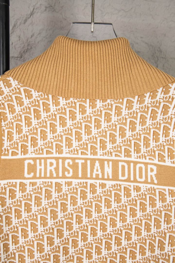 Dior Classic Oblique Reversible Cashmere Sweater – 25FW in Camel Oblique Pattern