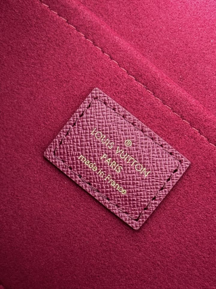Louis Vuitton Pochette Felicie Monogram Chain Bag in Monogram Canvas With Pink Interior