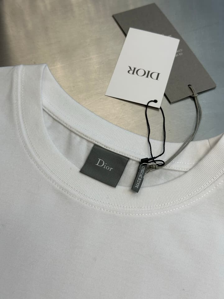 Dior Daisy Embroidered Short-Sleeved T-Shirt in White