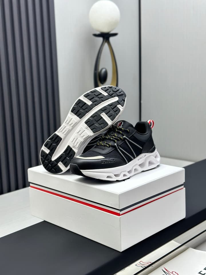Moncler Trailgrip GTX Performance Running Shoes in Black