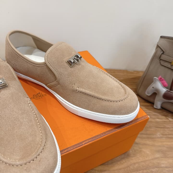 Hermès Classic Unisex Sandals – SS25 New Arrival in Beige