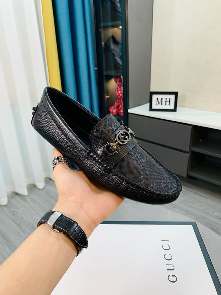 Gucci Men's Embossed Leather Driving Shoes in Brown Leather Loafer