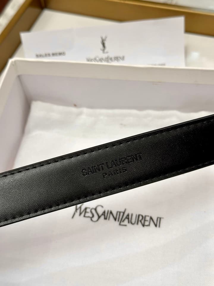 Saint Laurent Classic Leather Belt – 2.5cm in Black Leather With Gold Buckle