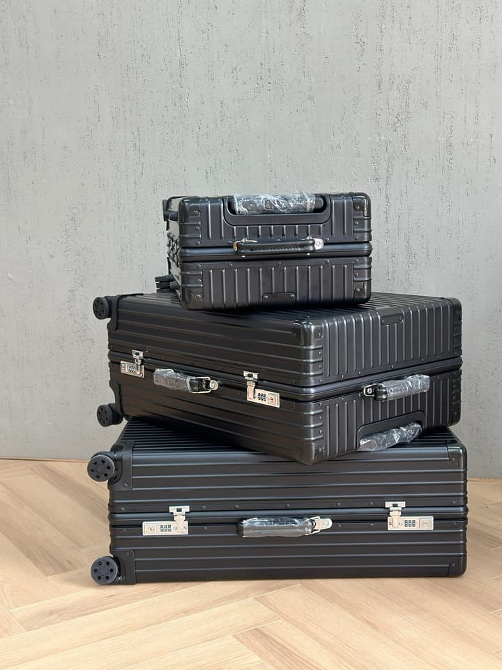 Rimowa 973 Vintage Aluminum-Magnesium Alloy Luggage in Black