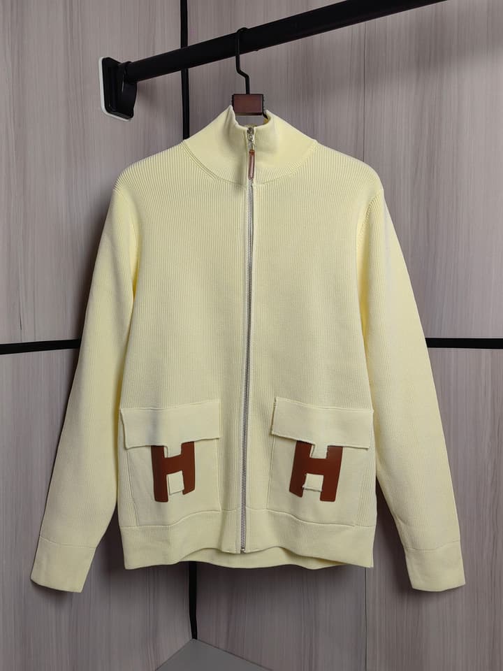 Hermès Unisex Wool-Blend Knit Cardigan – Autumn/Winter in Black With Orange H Pockets